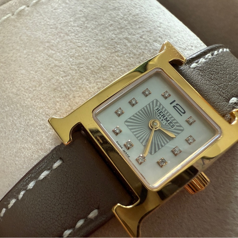 Authentic Hermès diamonds, MOP, 18k gold plated Heure H mini, etoupe - Picture 8 of 9
